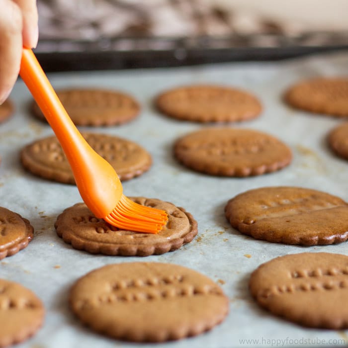  Baking Christmas. Homemade Christmas Cookies Recipe without Ginger | happyfoodstube.com