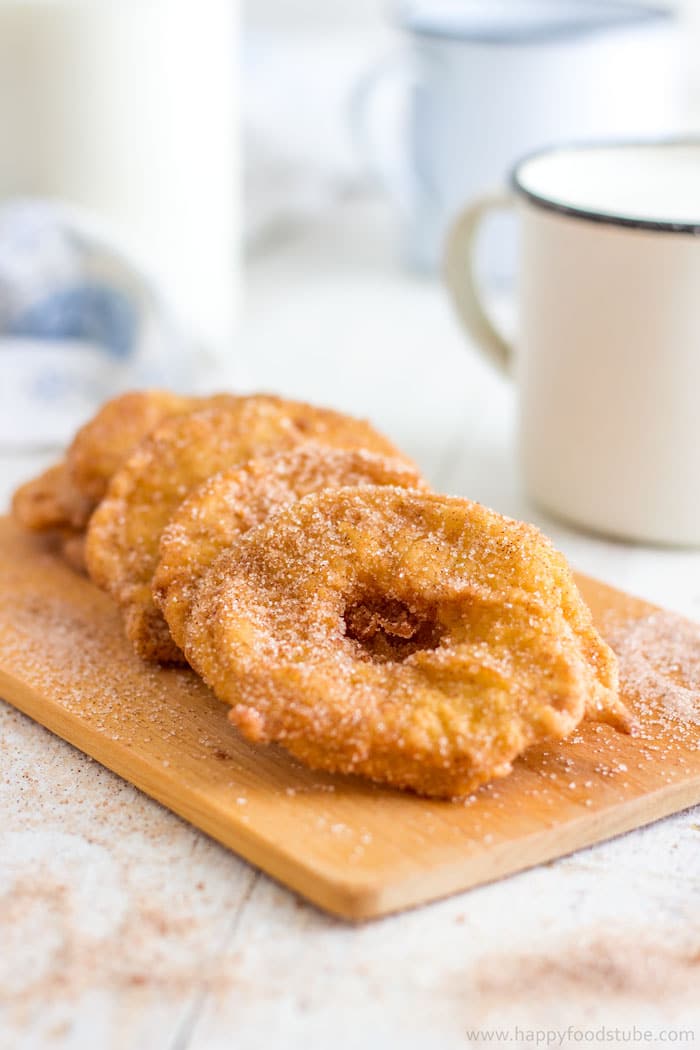 Homemade Fried Battered Apple Rings. Family favorite recipe | happyfoodstube.com