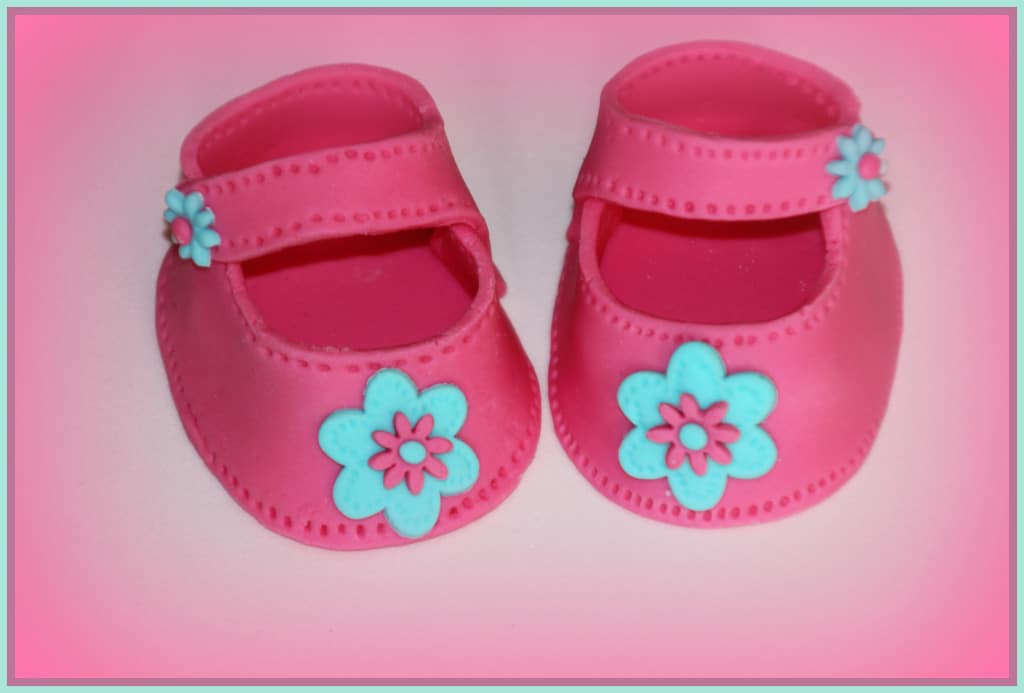 fondant baby booties