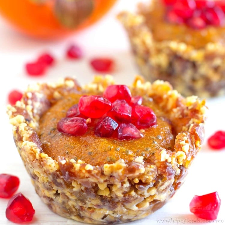 No Bake Persimmon & Pomegranate Dessert Cups - Easy dessert recipe without oven. Healthy ingredients persimmons, dates, hazelnuts, coconut oil, chia seeds, pomegranate. Yummy | happyfoodstube.com