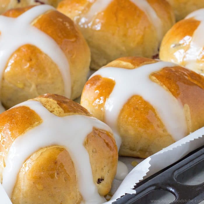 Traditional Hot Cross Buns