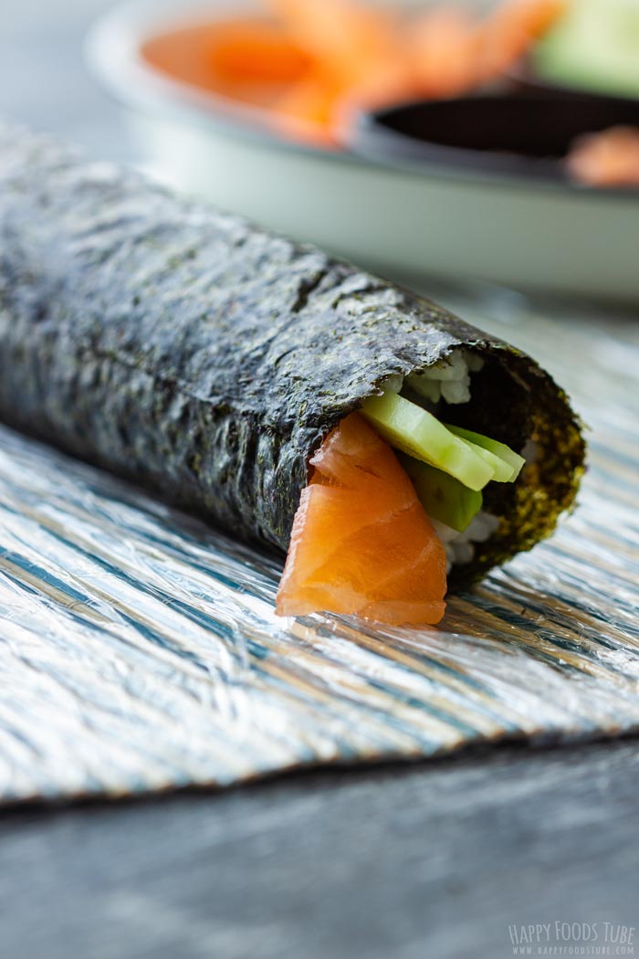 How to make Homemade Sushi Step 5 - Sushi roll