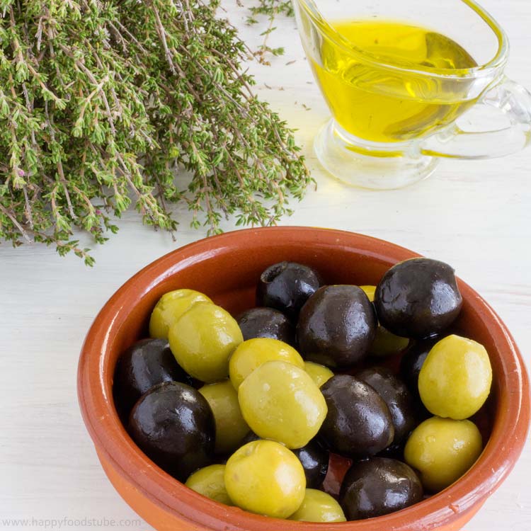 Focaccia Bread with Olives & Thyme Ingredients