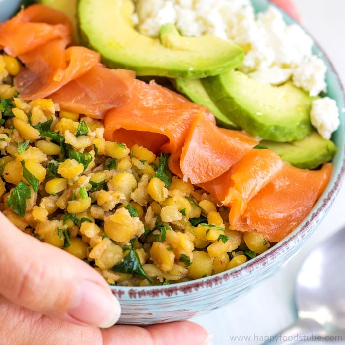 Butter Roasted Split Pea Power Bowl - Packed with protein, good fats and vitamins not only fills you up but gives you the much needed energy boost and provides essential nutrients. Easy recipe! You only need a split peas, avocado, feta cheese & smoked salmon. | happyfoodstube.com