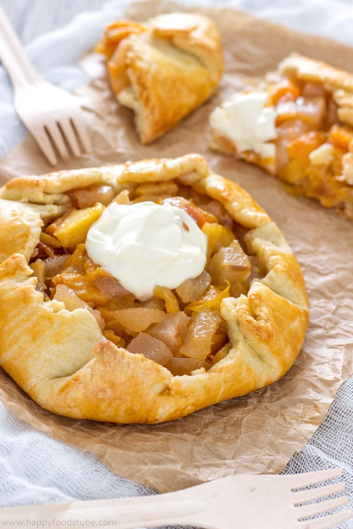 Rustic Mixed Fruit Galette - You can use any favorite fruit you like. Easy baking recipes! | happyfoodstube.com