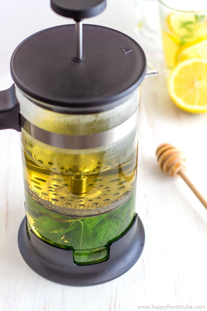 Fresh Mint & Lemon Iced Tea Press | happyfoodstube.com