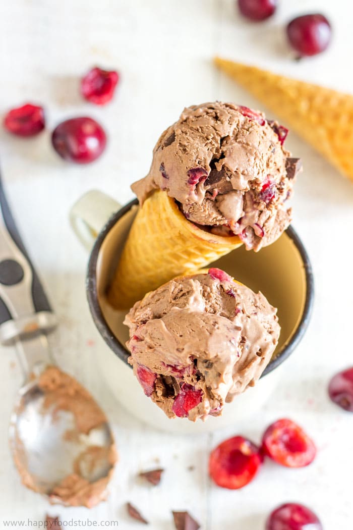 Best No Churn Chocolate Cherry Ice Cream recipe can be in your freezer within minutes! Only 5 ingredients. You will love it! Your kids will love it! No Eggs! ❤ | happyfoodstube.com