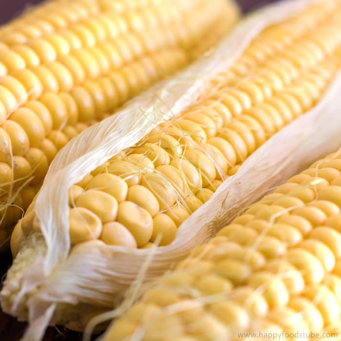 Corn on the Cob Closeup | happyfoodstube.com