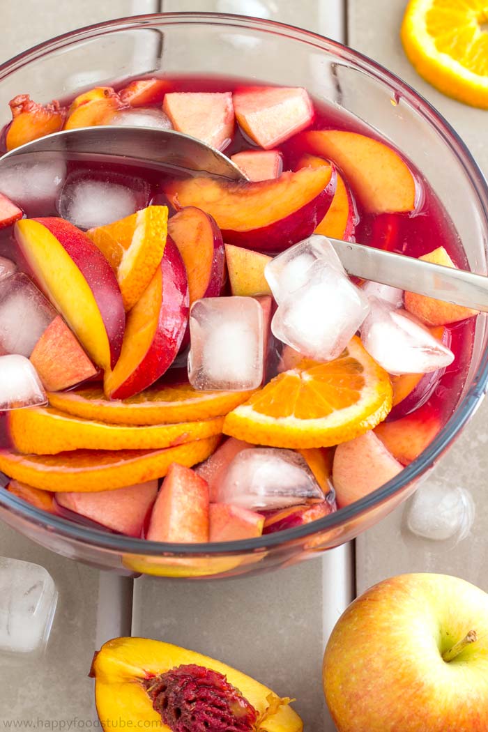 Homemade Fruity Red Wine Sangria | happyfoodstube.com