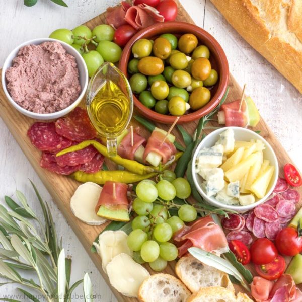 Simple Mediterranean Antipasti Platter