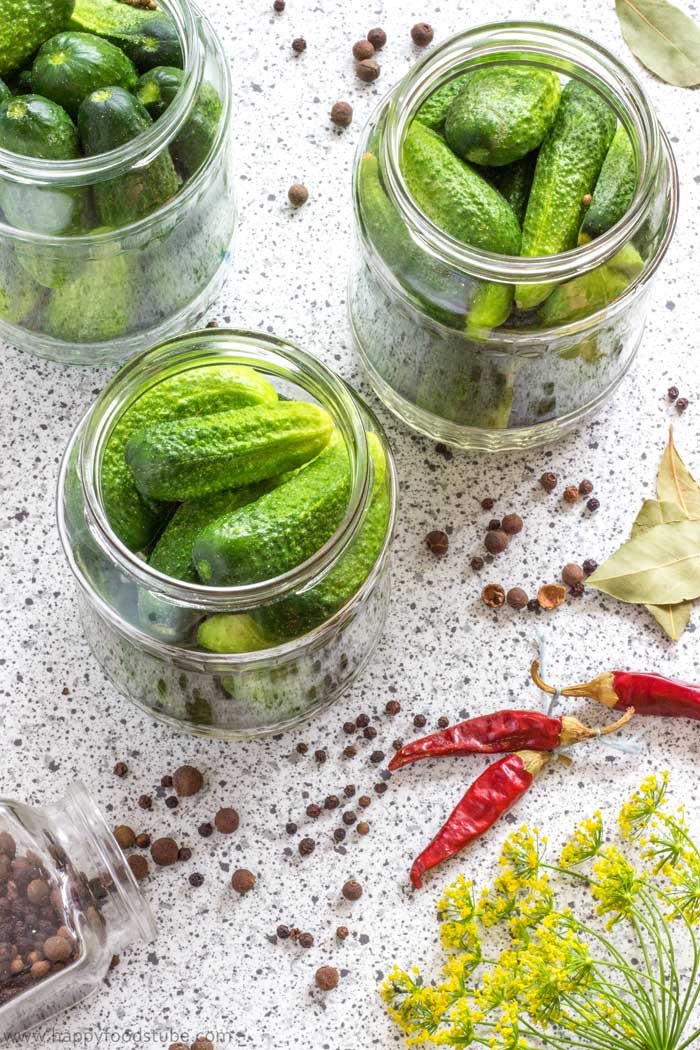 Perfect Dill Pickle Recipe. This crunchy, spicy sweet and sour dill pickles recipe is our favorite! | happyfoodstube.com