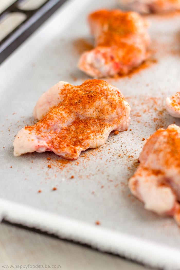 Easy Oven Baked Sweet and Spicy Sticky Chicken Wings Step by Step 1 | happyfoodstube.com