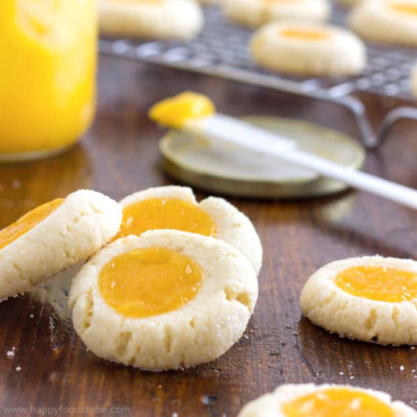 Homemade lemon curd thumbprint cookies | happyfoodstube.com