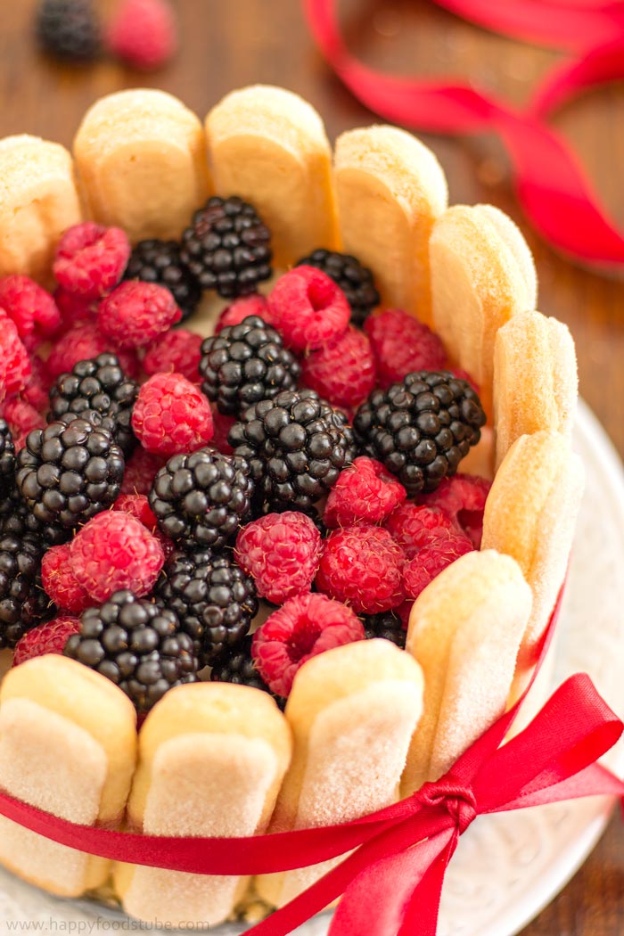 No Bake Mixed Berry Charlotte Cake. Easy Dessert Recipe! | happyfoodstube.com