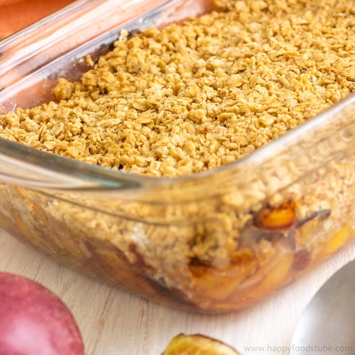 No Fuss Mixed Fruit Crisp with Hazelnuts | happyfoodstube.com