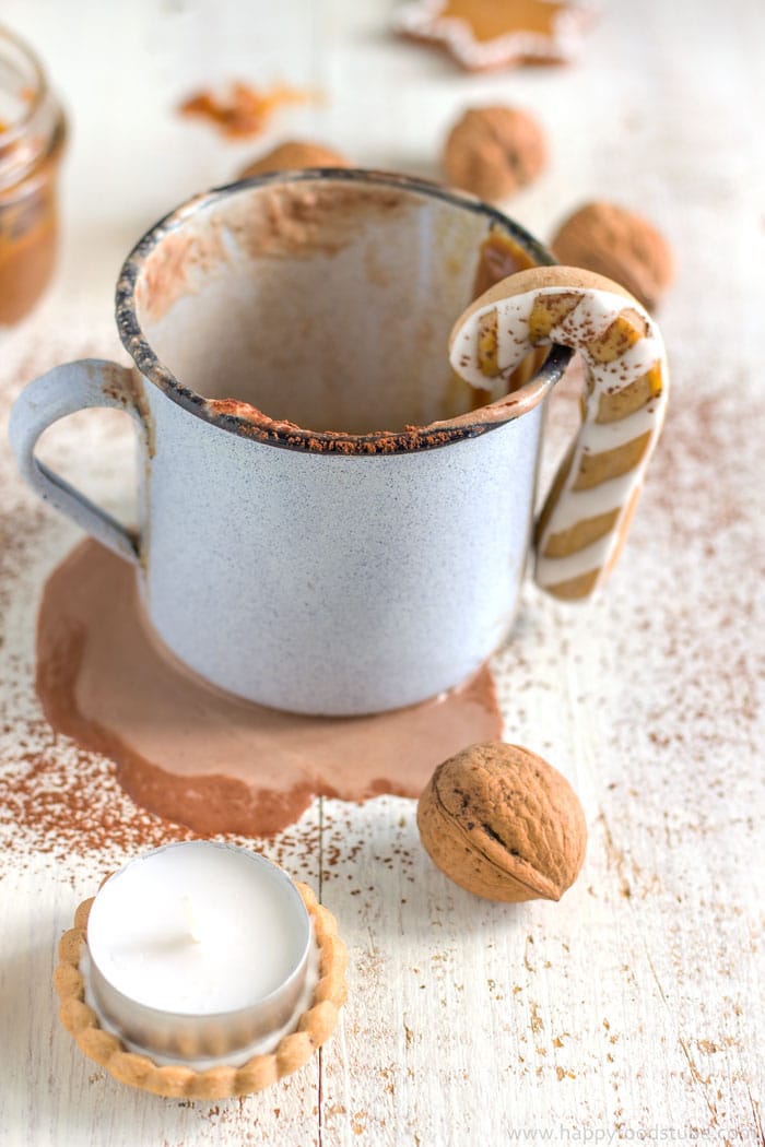 Homemade Creamy Dulce de Leche Hot Chocolate Recipe | happyfoodstube.com