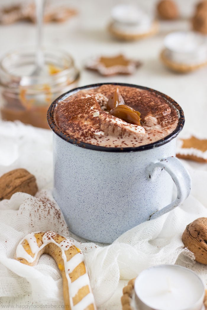 Creamy Dulce de Leche Hot Chocolate Recipe. Ready in 10 minutes | happyfoodstube.com