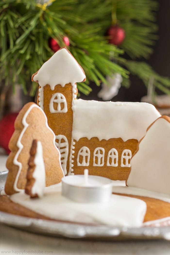 DIY Gingerbread Christmas Candle Holder | happyfoodstube.com