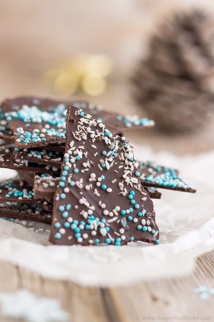 Homemade Edible Christmas Gifts - Chocolate Bark | happyfoodstube.com