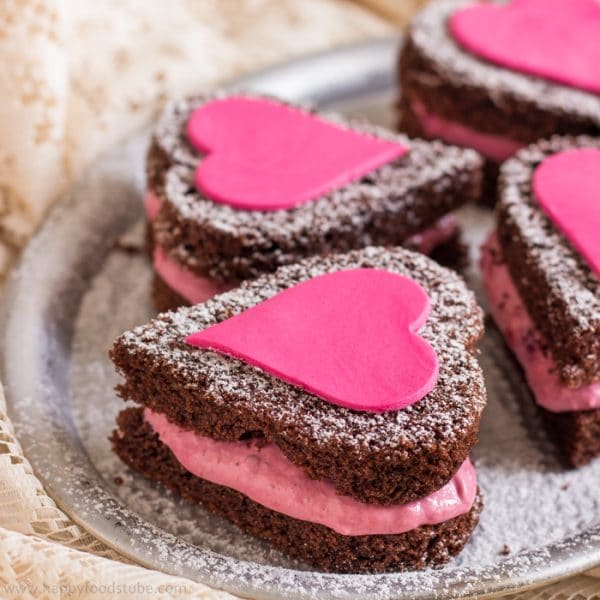 Mini-Naked-Chocolate-Cake-Hearts