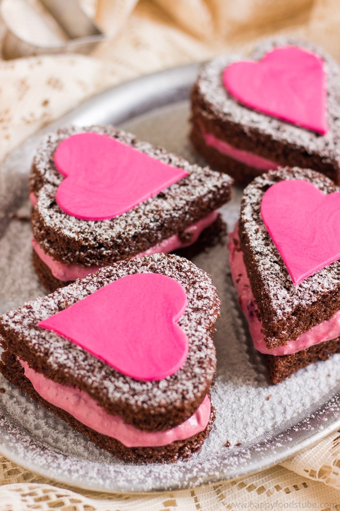 Mini-Naked-Chocolate-Cake-Hearts