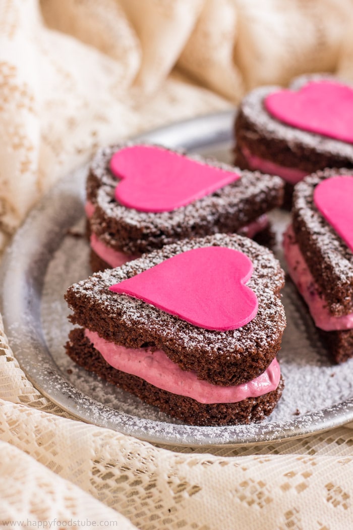 Valentines pink heart cake - FunCakes-hdcinema.vn