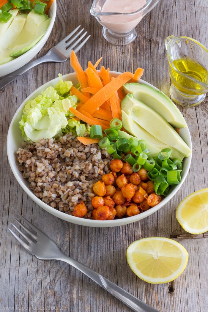 Nourishing Buddha Bowl. Super healthy vegetarian meal recipe | happyfoodstube.com