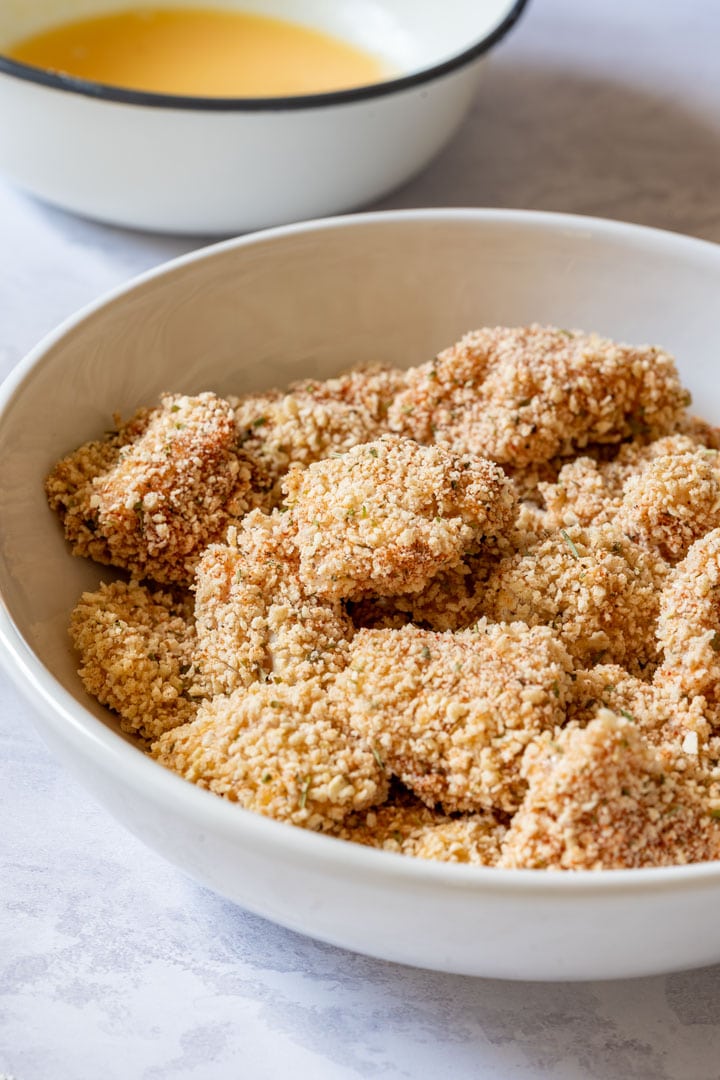 Breaded popcorn chicken pieces