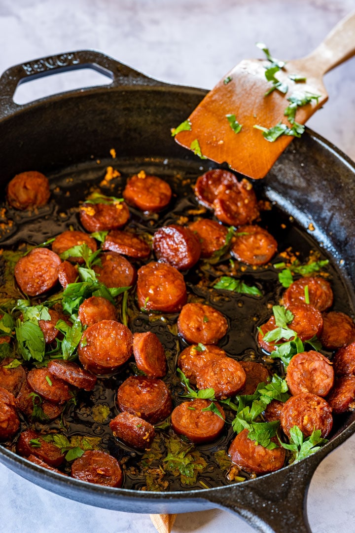 Frying chorizo on the skillet