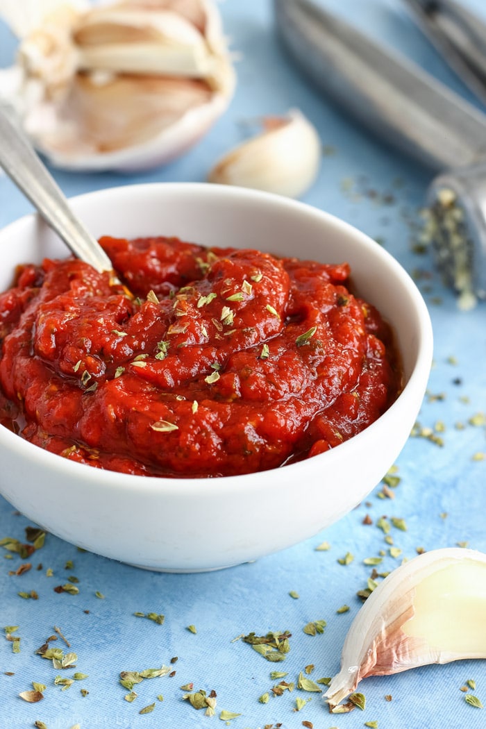 simple pizza sauce with tomato paste