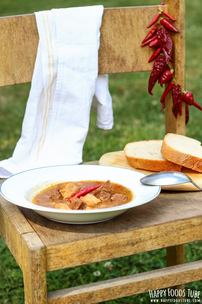 Simple Campfire Stew with Bread