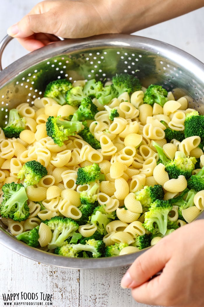 How to make Broccoli Tomato Pasta Salad Picture