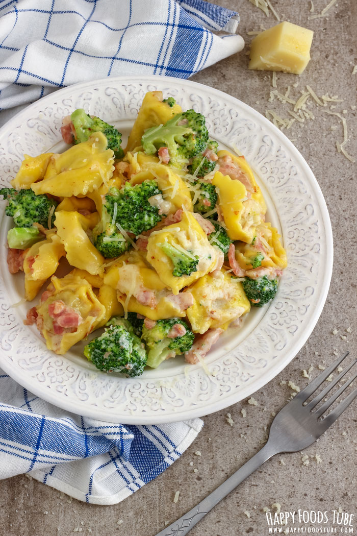 Cheese Tortellini Pasta with Broccoli and Bacon Photos