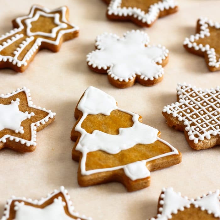 Simple Gingerbread Cookies