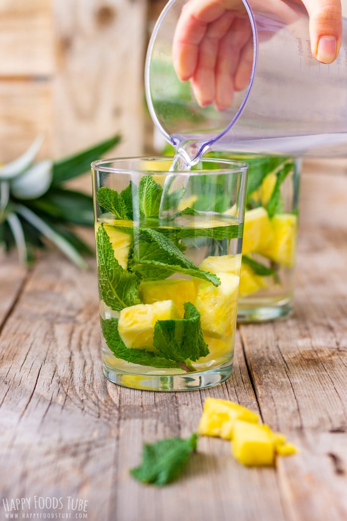 How to make Pineapple Infused Water