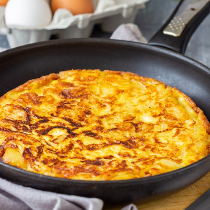 Seasoning My Iron with Spanish Tortilla : r/castiron