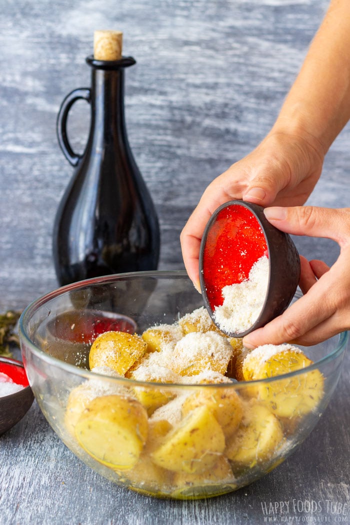 How to make Rosemary Parmesan Roasted Potatoes Step 4