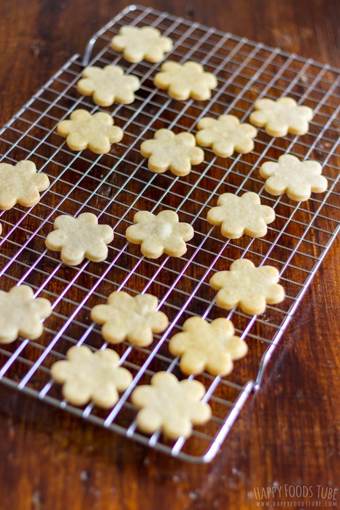 How to make Linzer Cookies at Home Step 4