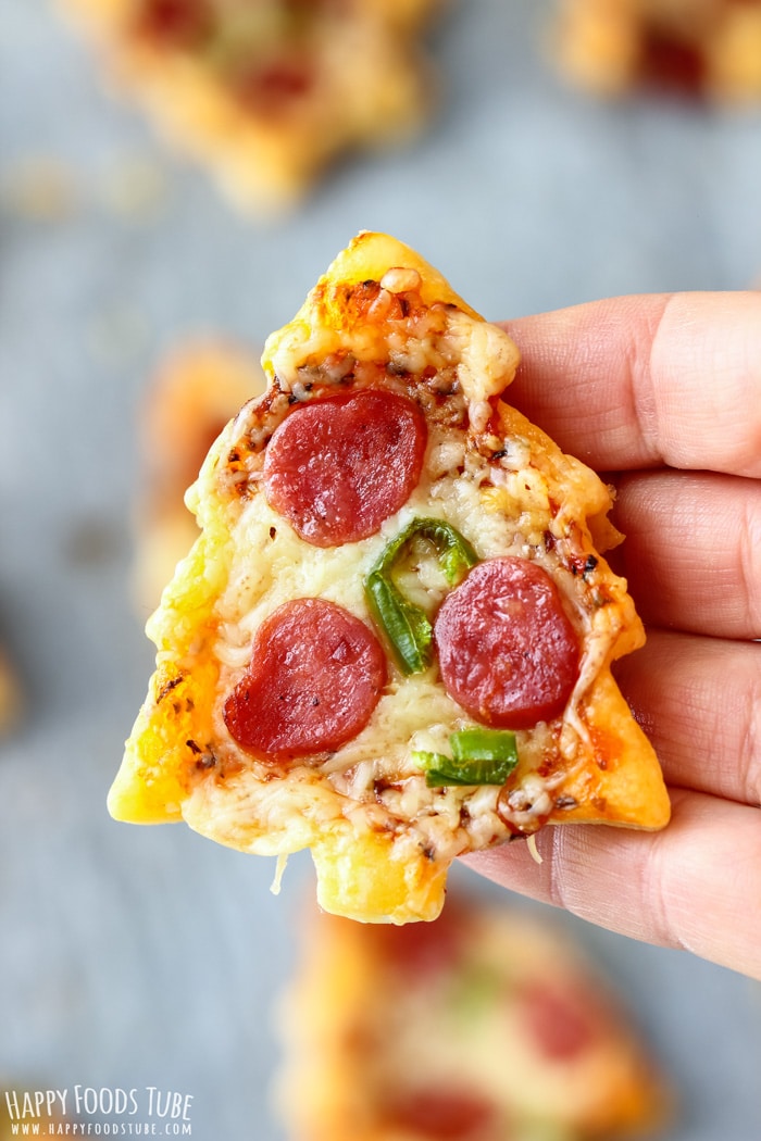 Mini Christmas Tree Pizzas - Happy Foods Tube