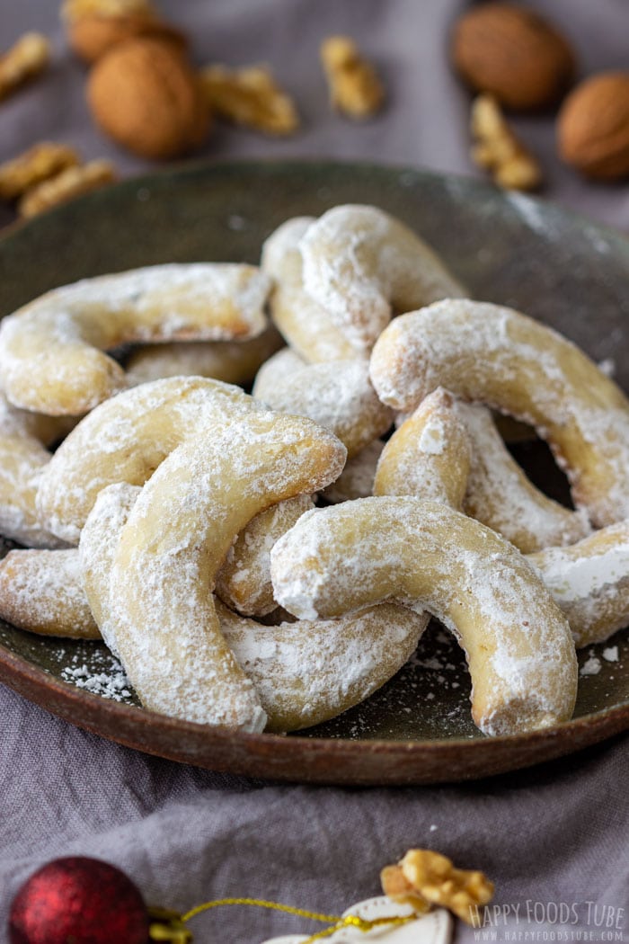 Walnut Crescent Cookies Recipe - Happy Foods Tube