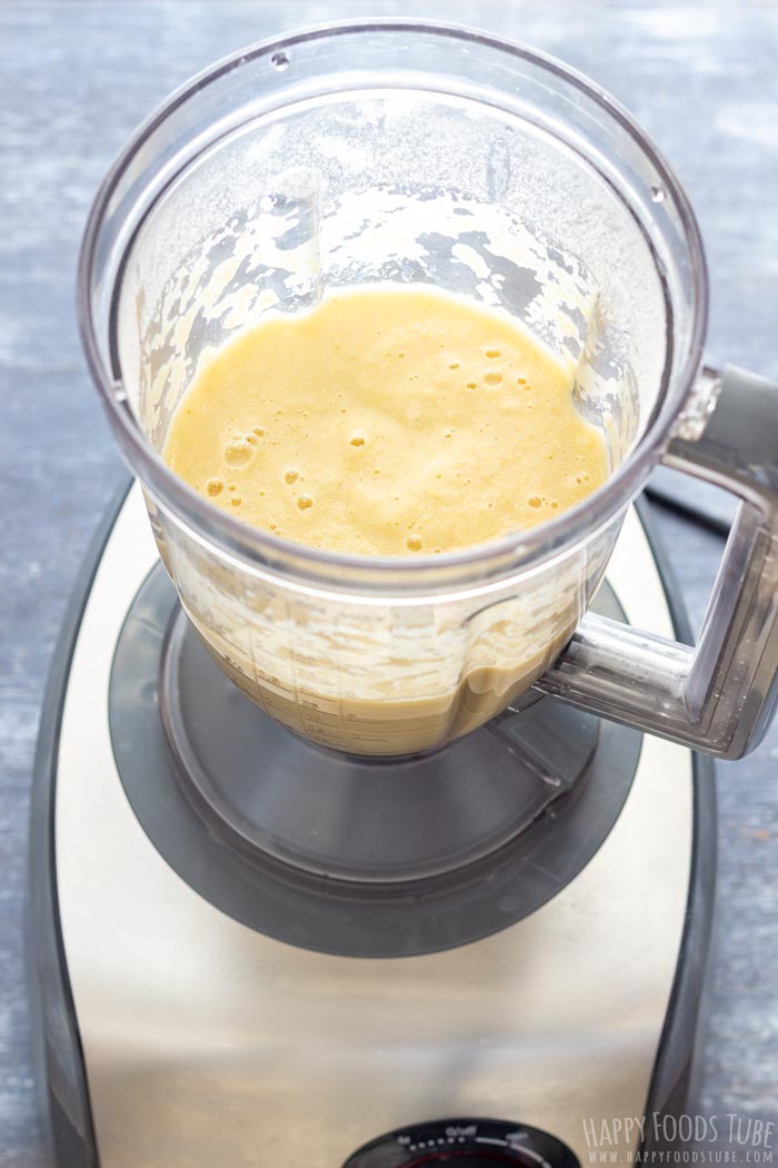 Blender Apple Pear Ginger Smoothie