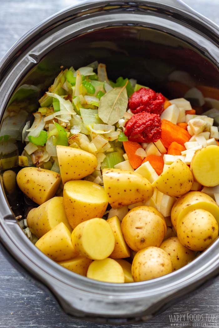 Process Shots of Slow Cooker Guinness Beef Stew Step 2