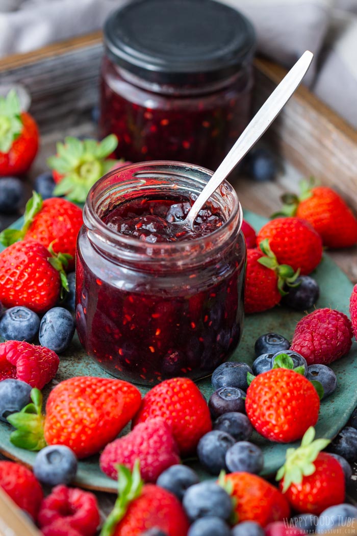 Instant Pot Pressure Cooker Mixed Berry Jam