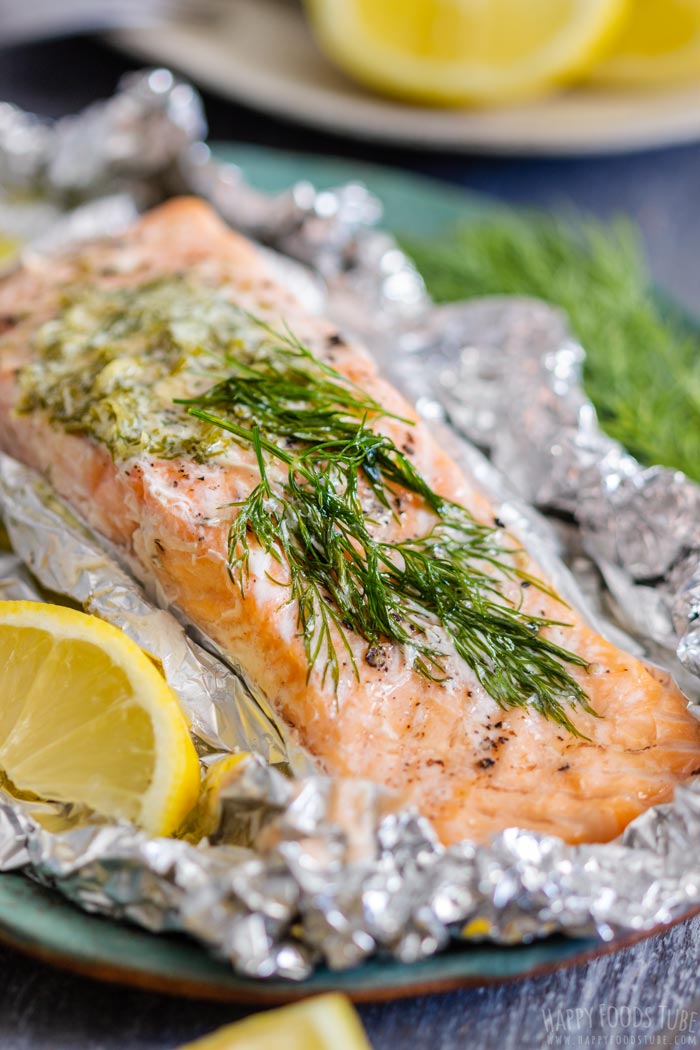 Grilled Salmon Foil Packets with Dill and Lemon