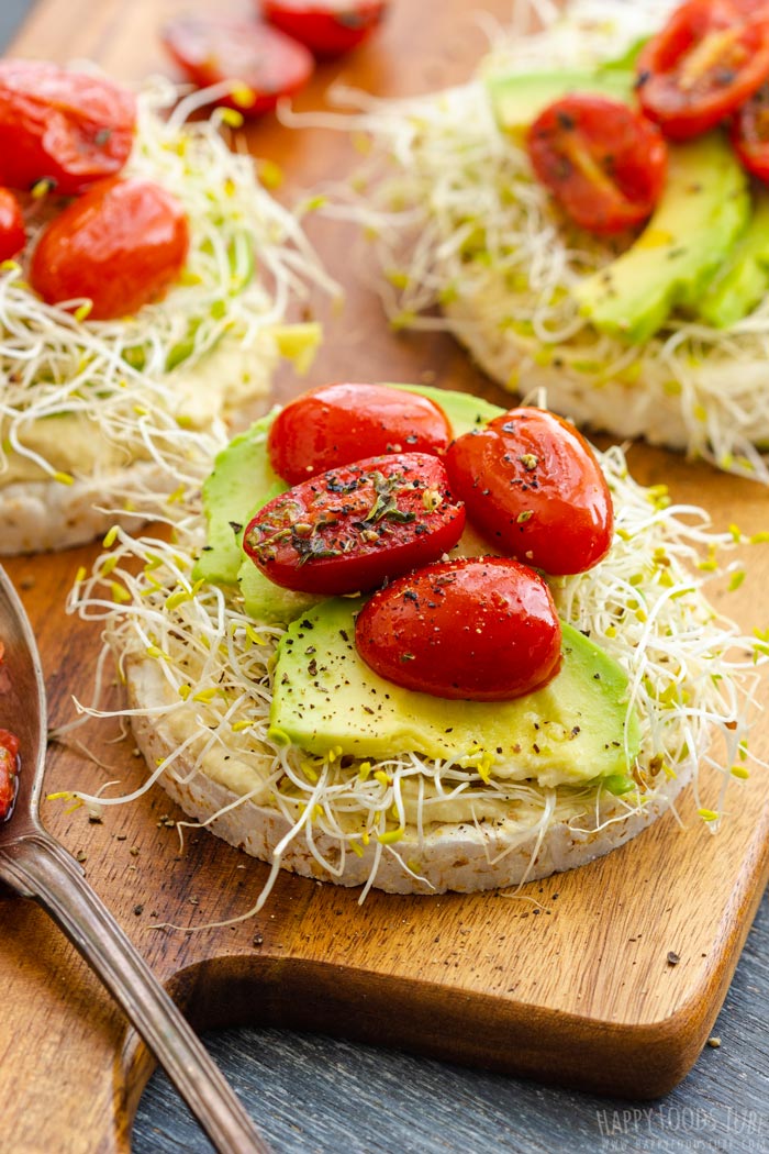 Rice Cakes with Hummus and Roasted Tomatoes