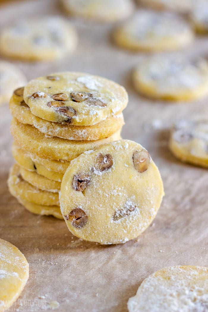 Butter Cookies with Hazelnuts