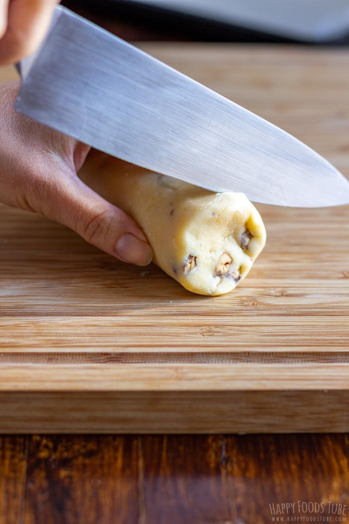 How to make Butter Cookies with Hazelnuts Step 1