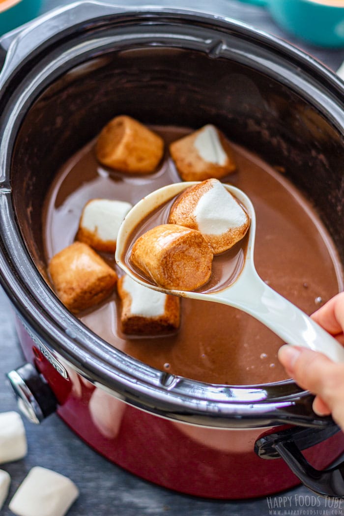 Slow Cooker Hot Chocolate with Marshmallows