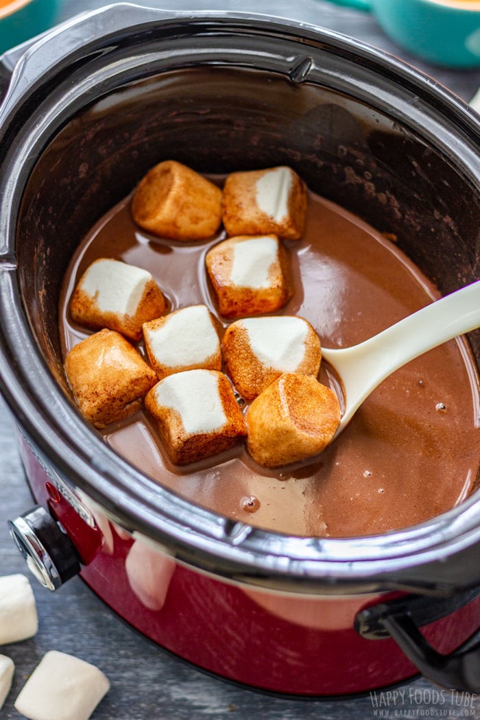 3-Ingredient Slow Cooker Hot Chocolate Recipe - Happy Foods Tube