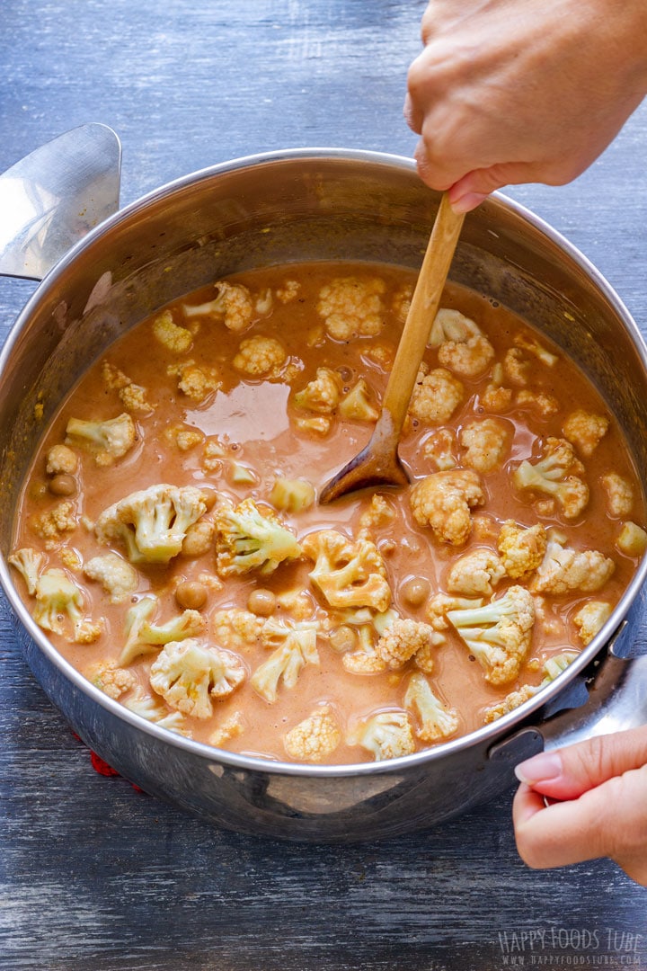 How to make Cauliflower Chickpea Curry Step 3